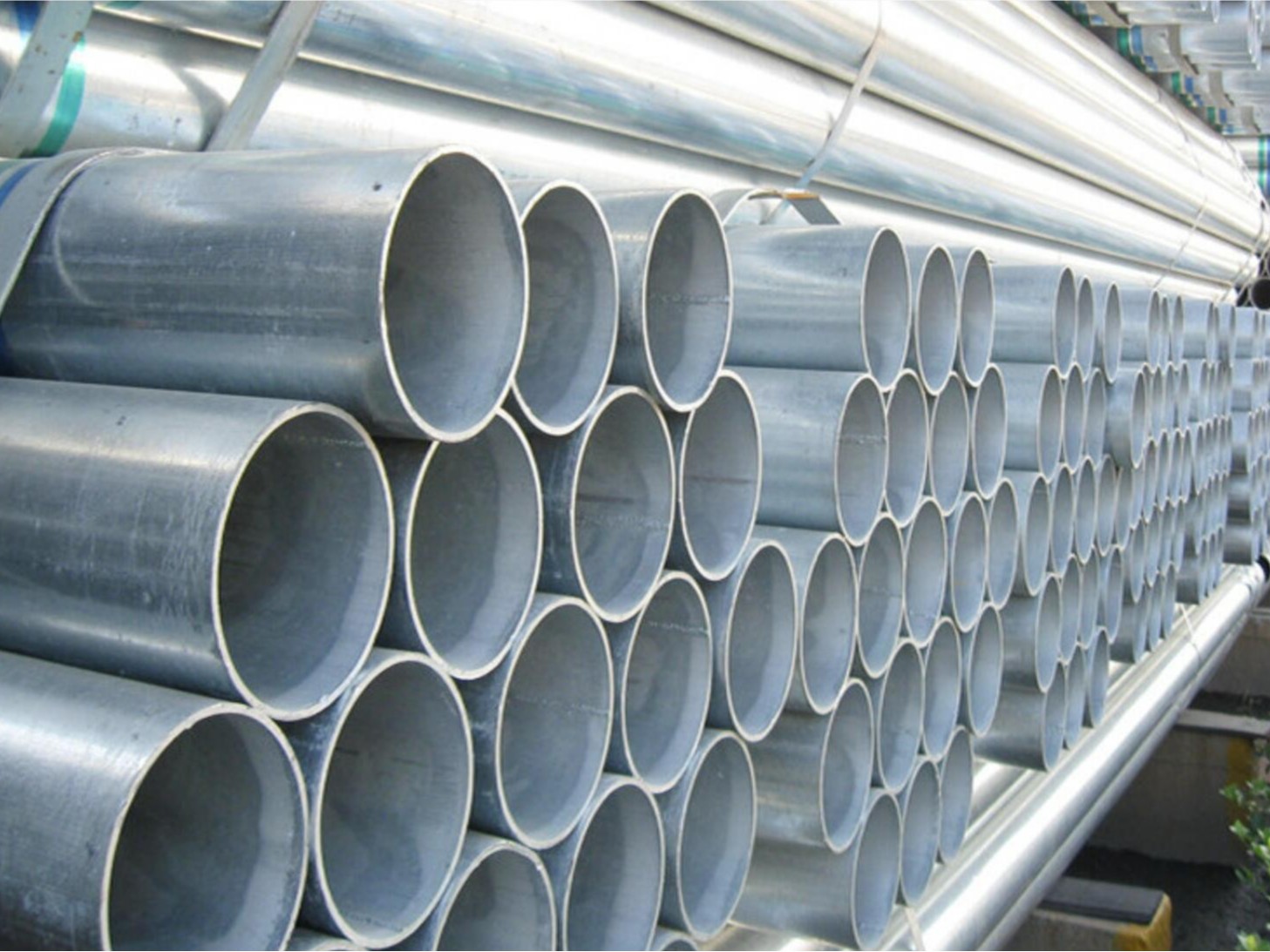 鍍鋅無(wú)縫鋼管價(jià)格及其影響因素